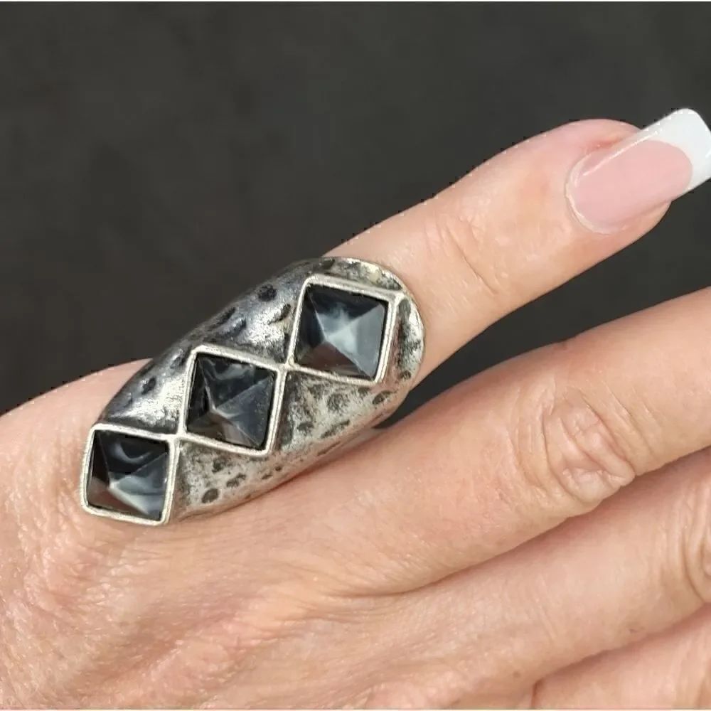Silver tone with Black Pyramid stones Size 5